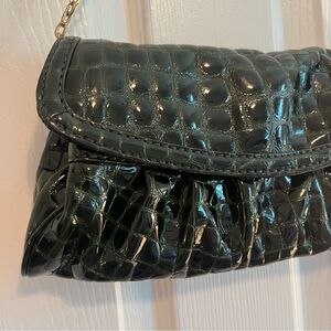ANTONIO MELANI Emerald Green Crocodile-Embossed Clutch NWOT (so pretty 🤩)